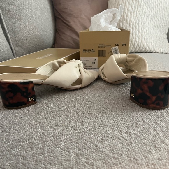 Michael Kors Josie Mule Cream Size 8 - Picture 6 of 7